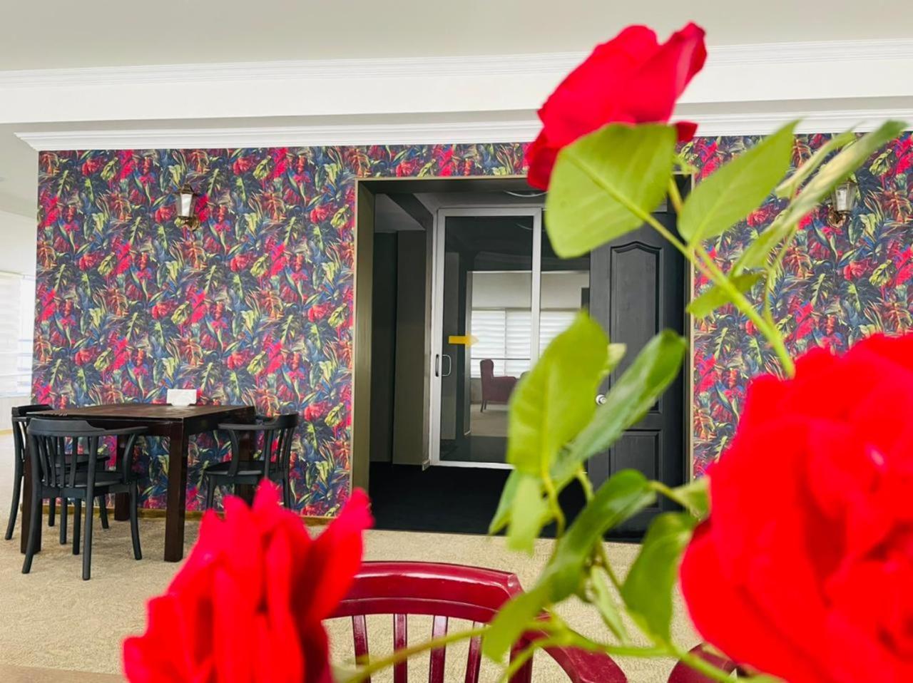 Aura Boutique Hotel Batumi Luaran gambar