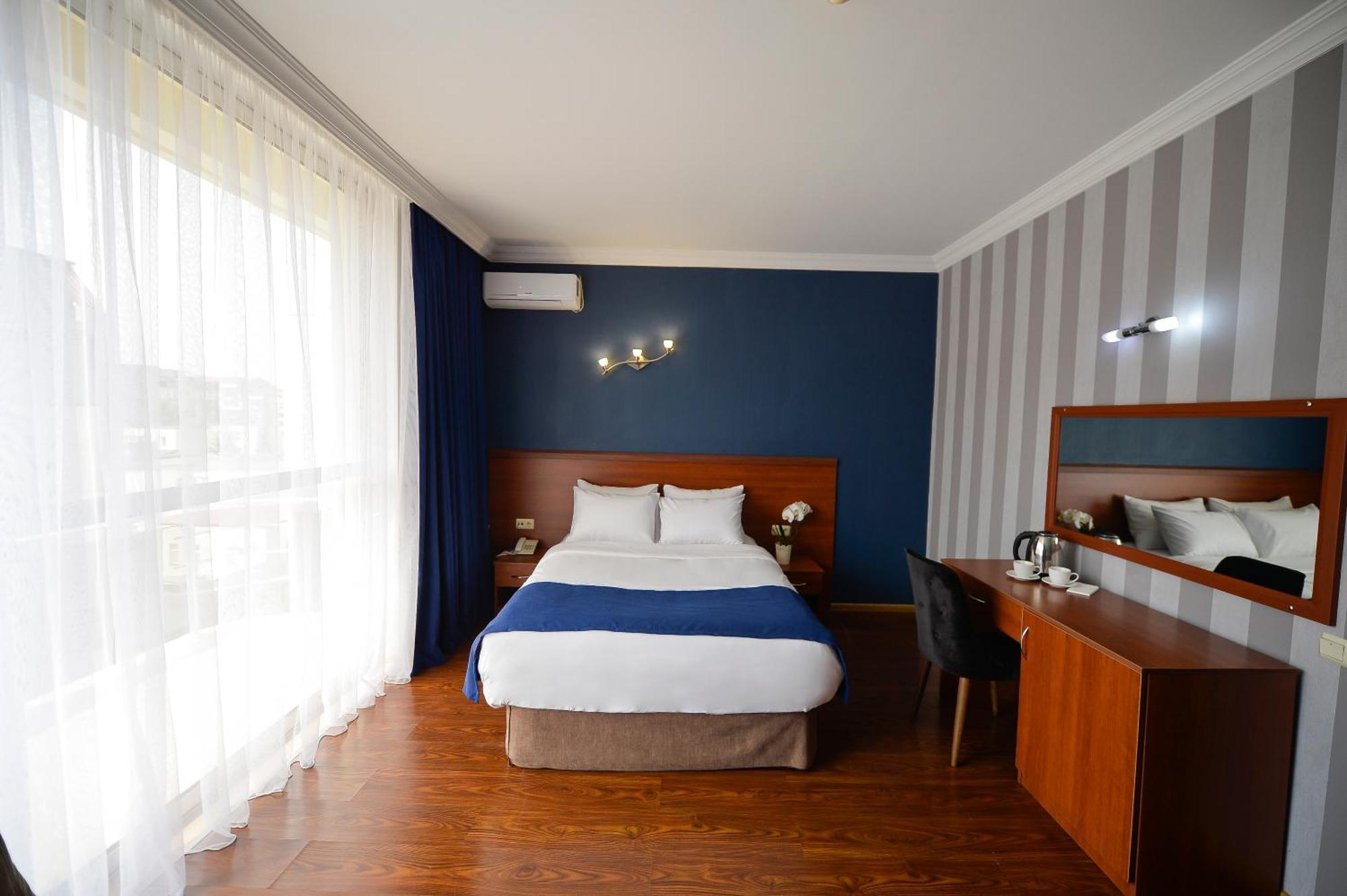 Aura Boutique Hotel Batumi Luaran gambar